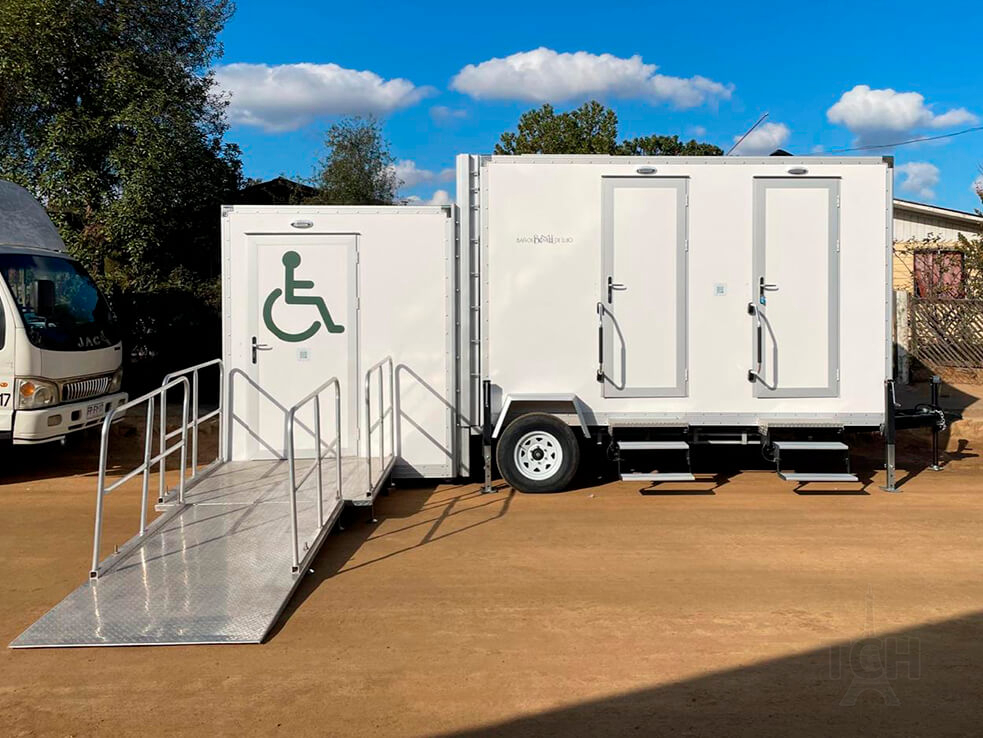 TRAILER BAÑOS 4 BOX